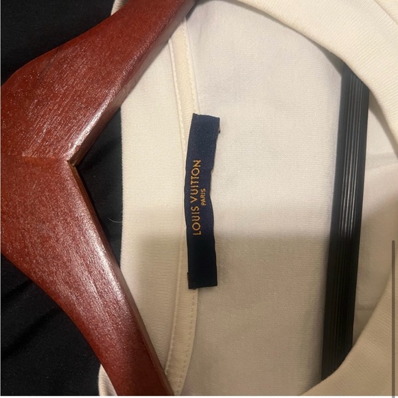 Louis Vuitton x NBA Basketball Short Sleeved T-Shirt - Picture 3 of 5